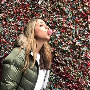 Meet your Posher, Priscilla